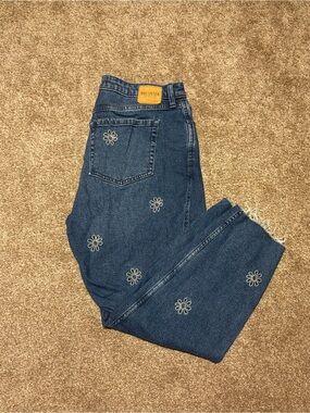 Hollister Embroidered Mom Jean
